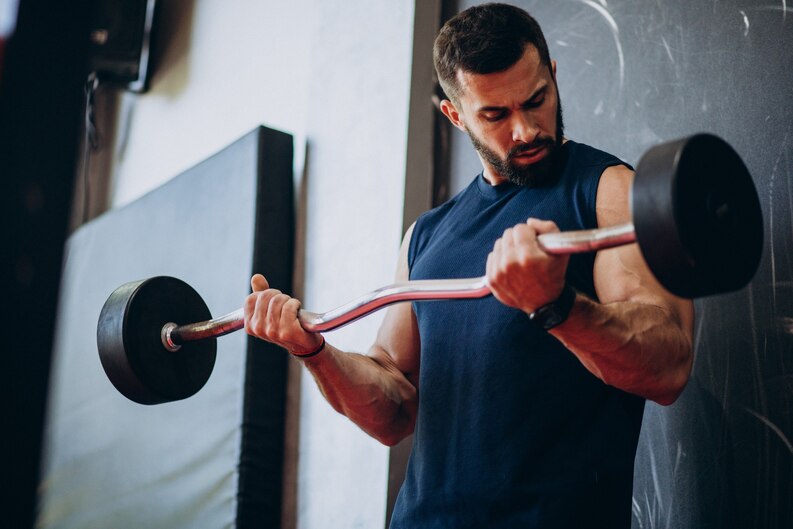 [fpdl.in]_strong-man-training-in-gym_1303-23697_medium.jpg